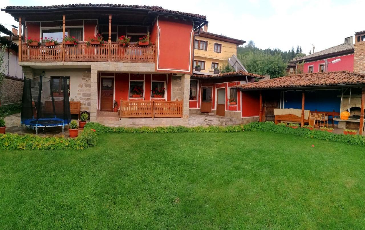 Hotel Радкината Къща Koprivshtitsa Esterno foto
