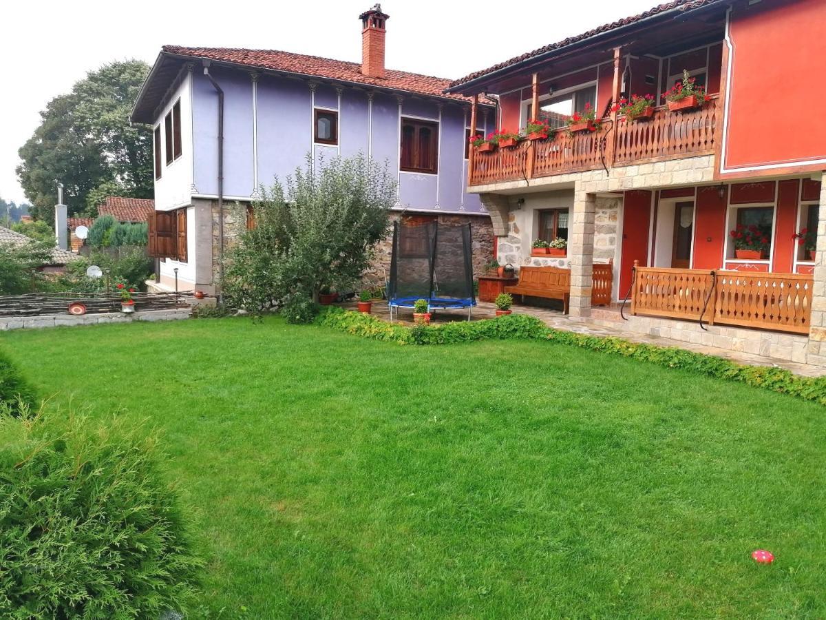 Hotel Радкината Къща Koprivshtitsa Esterno foto