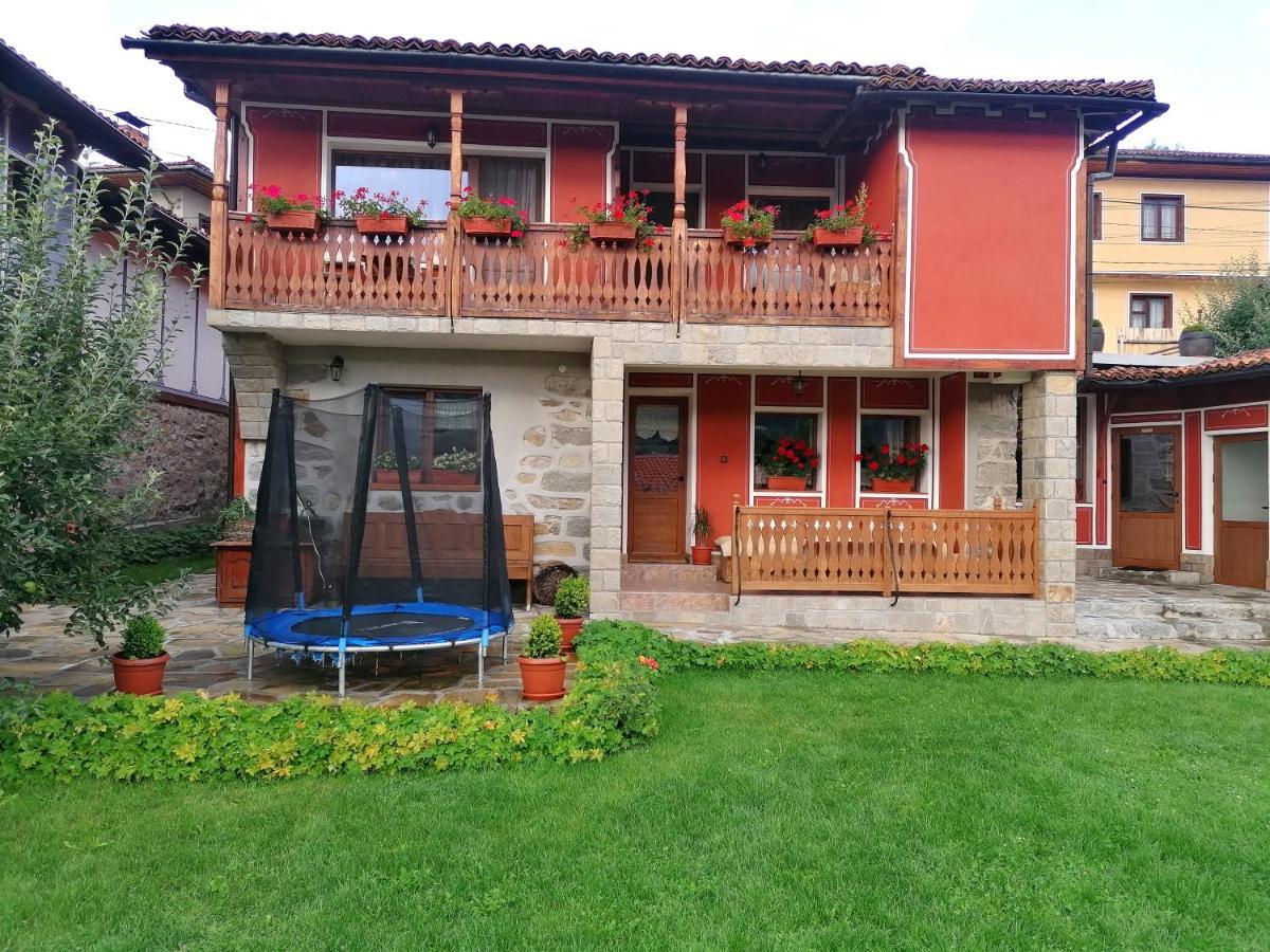 Hotel Радкината Къща Koprivshtitsa Esterno foto