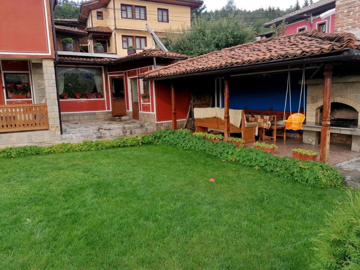 Hotel Радкината Къща Koprivshtitsa Esterno foto