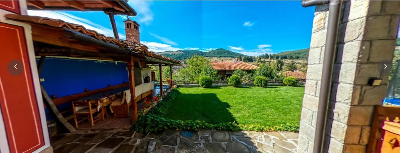 Hotel Радкината Къща Koprivshtitsa Esterno foto