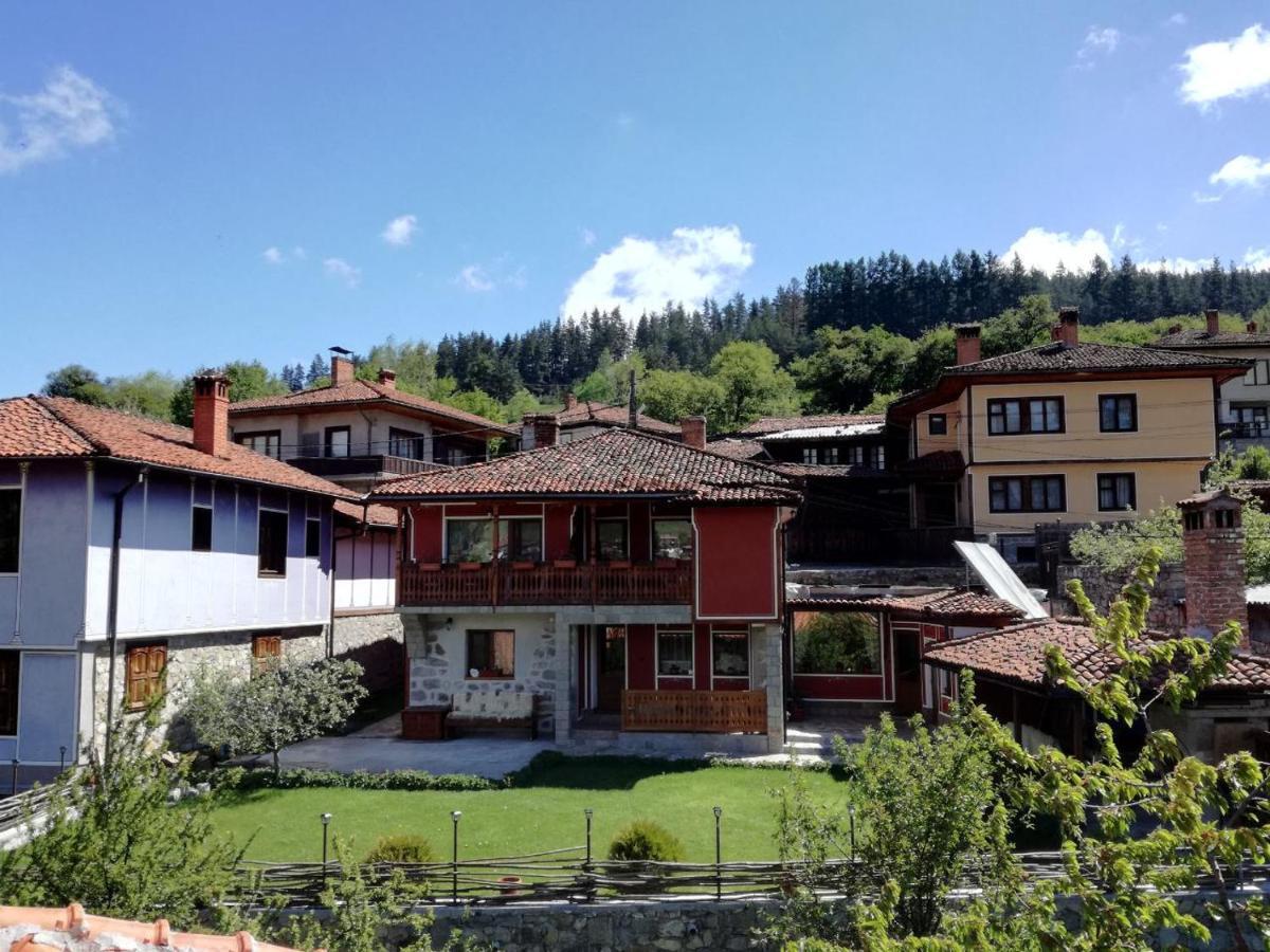 Hotel Радкината Къща Koprivshtitsa Esterno foto