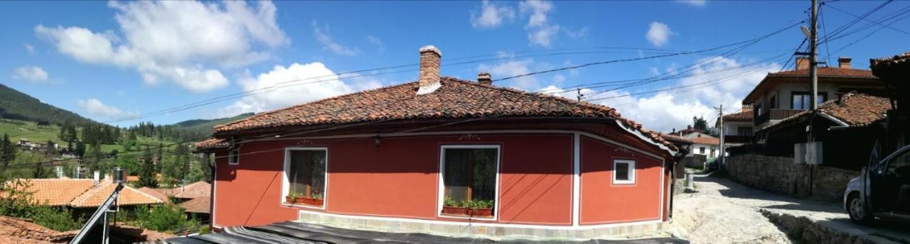 Hotel Радкината Къща Koprivshtitsa Esterno foto