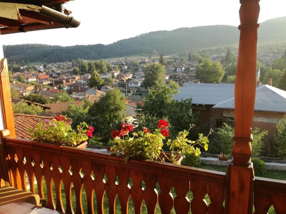 Hotel Радкината Къща Koprivshtitsa Esterno foto