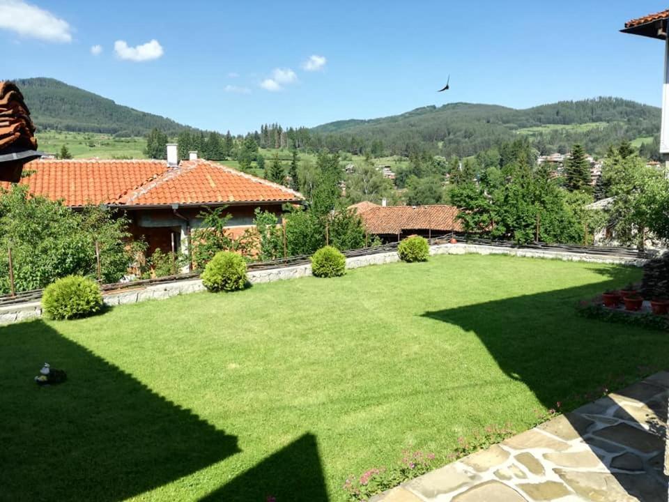 Hotel Радкината Къща Koprivshtitsa Esterno foto